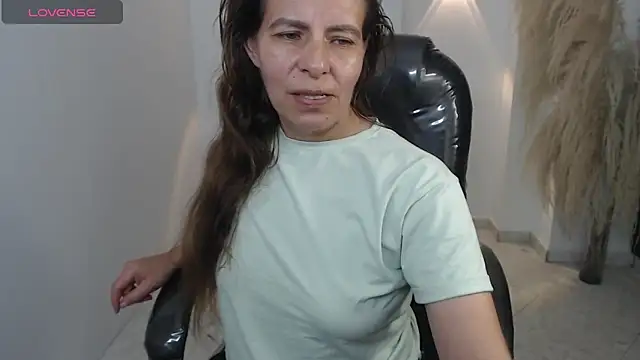 Milf_karlye's cam snapshot