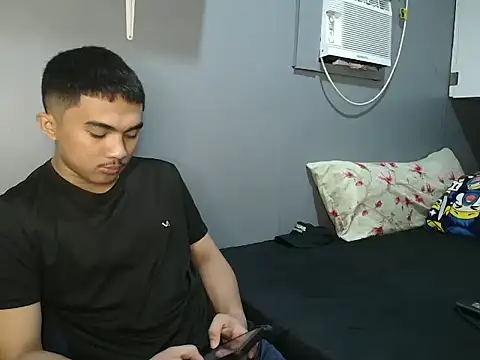 pinoyAdrianneXXX live sex cam