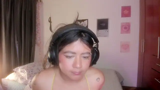 StephaniFox's cam snapshot