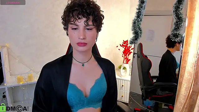 Adeline_Perle's cam snapshot