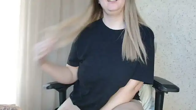 Miaxfox's cam snapshot