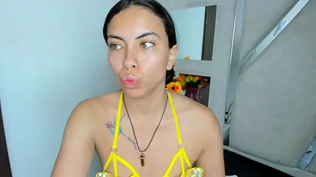 Alana_Hotterr's cam snapshot