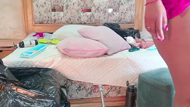 ZOLEY_WATSON's cam snapshot