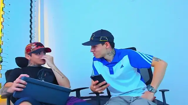 HOT_boy2025's cam snapshot