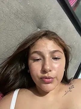 Emily_milk_1's cam snapshot