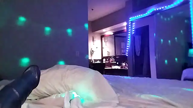 whitecream88's cam snapshot