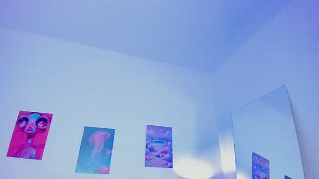 tyra_bankss_'s cam snapshot