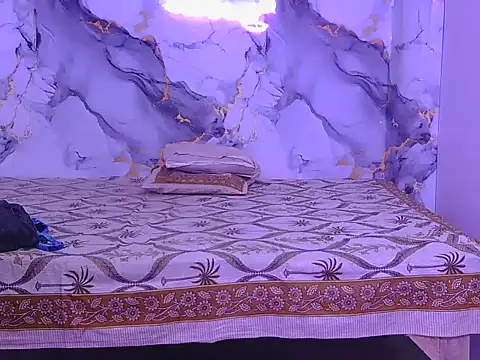 Its-ishikaa's cam snapshot