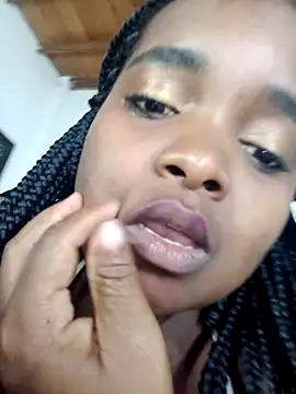 isabella_brown1's cam snapshot