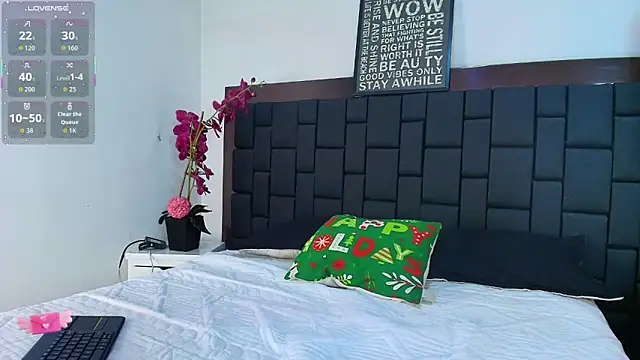 Lexi_Howard_'s cam snapshot