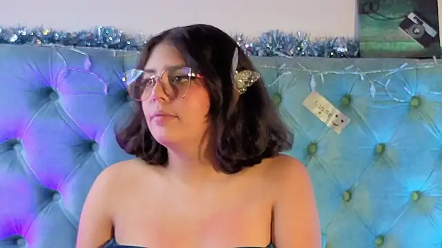 Paola_Lyon_'s cam snapshot