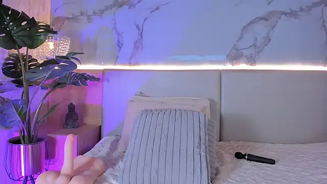 ValSmith_'s cam snapshot