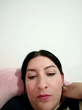 jade_nevez9090's cam snapshot