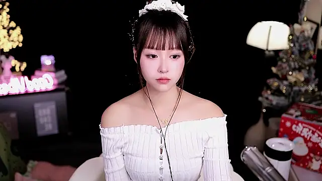 coward_by's cam snapshot