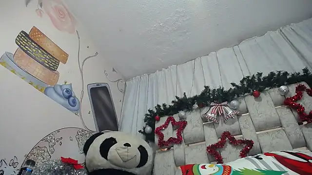 KEYRA-MILLER-'s cam snapshot