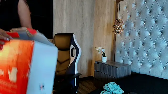 _ruby_manrique_'s cam snapshot