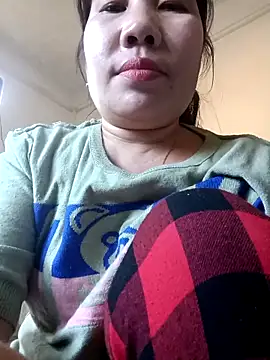 Reema_143 live sex cam