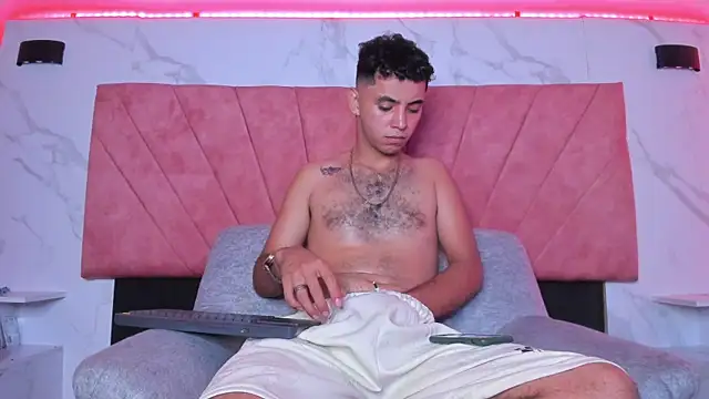 HellAndDante_'s cam snapshot