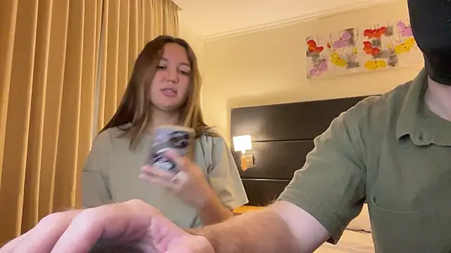 ParadiseForTwo's cam snapshot