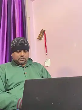 Dick_6inches_Delhi live sex cam