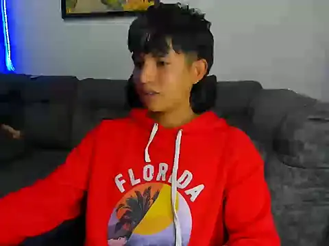 Mikke18 live sex cam