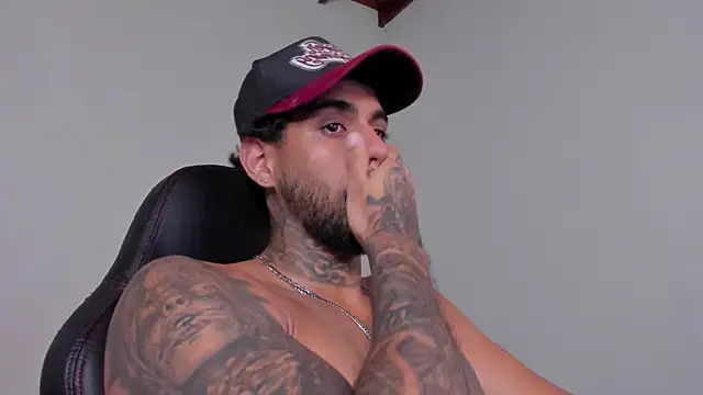 LuigiVitale_1 live sex cam