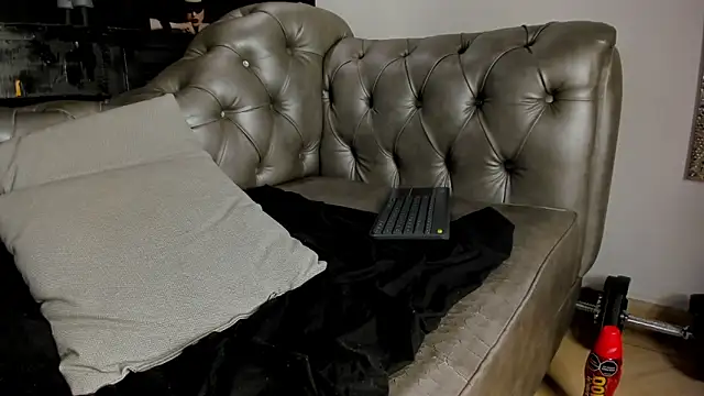 Isaac_Collins_ live sex cam