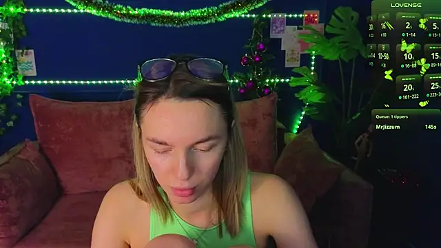 molly_crystal's cam snapshot