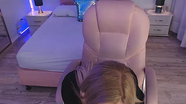 zoe_jones13's cam snapshot