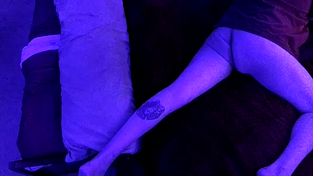 Time2playN303party's cam snapshot