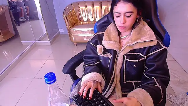 honey_torres_sub's cam snapshot