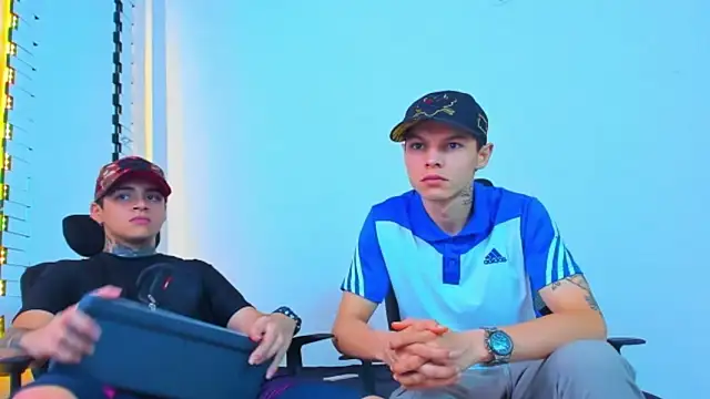 HOT_boy2025's cam snapshot