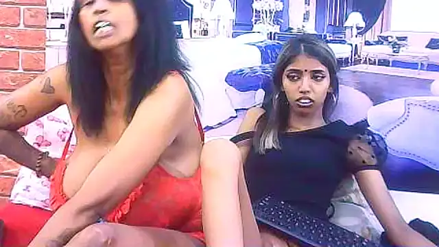 IndianSexySlender's cam snapshot