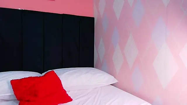 MySugarmoomy's cam snapshot