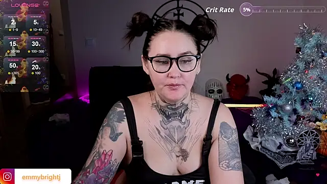 Emmybrightj_'s cam snapshot