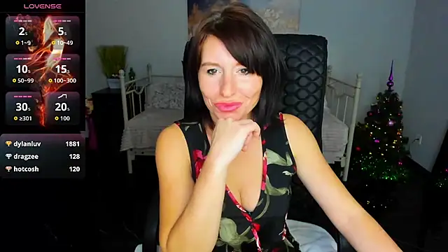 Betty_Jone's cam snapshot