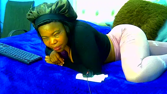 CharlotteXXX's cam snapshot