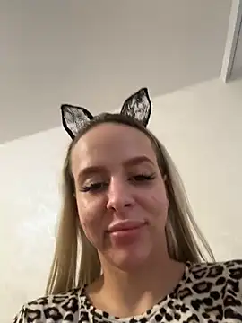LikaCat live sex cam