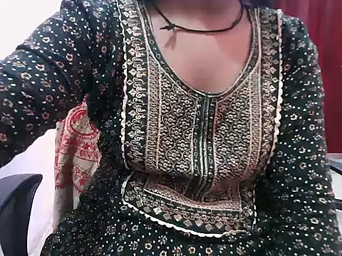 pari_rani7's cam snapshot