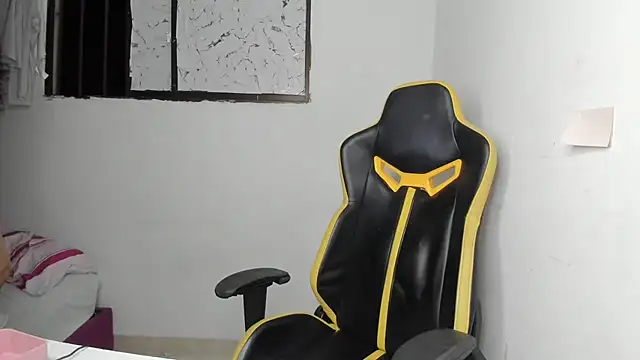 emily_stars1's cam snapshot