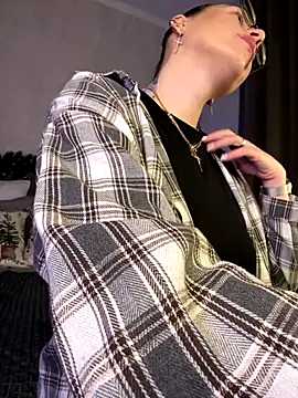 LuxBrunette_'s cam snapshot