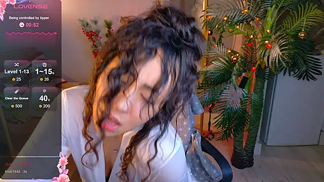 curly_jade's cam snapshot