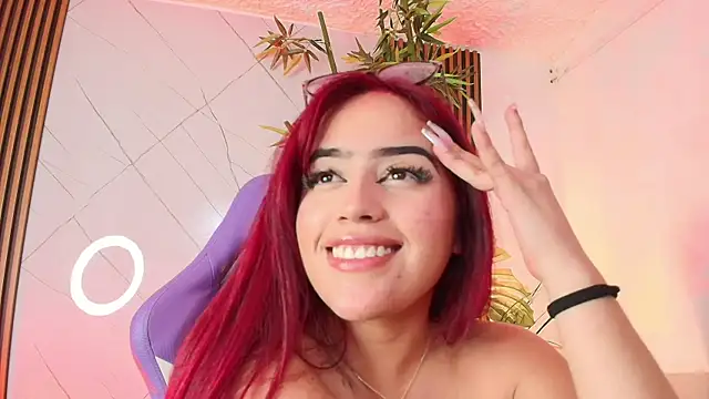 Khloe_Johnson18's cam snapshot