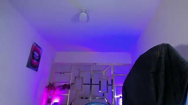 tamara_rouse1's cam snapshot