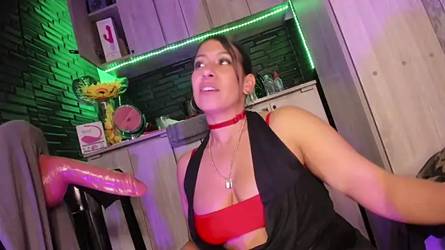 LaureenHills's cam snapshot