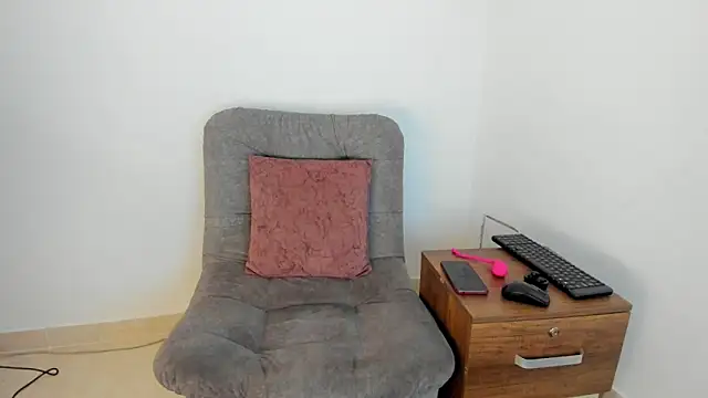 liily_moore's cam snapshot