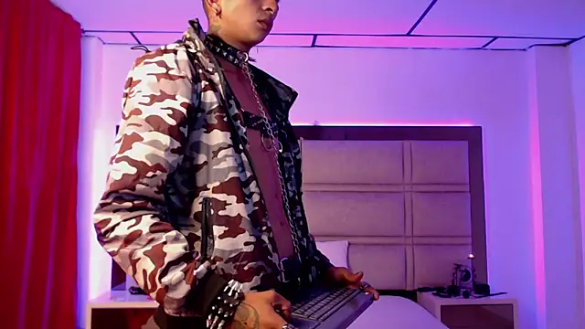 Maximo_king25 live sex cam