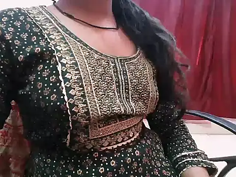 pari_rani7's cam snapshot