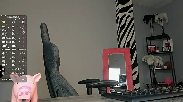 AliceSunday's cam snapshot