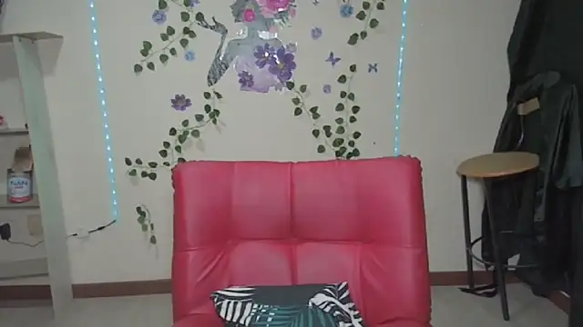 naughtygoddesss_'s cam snapshot